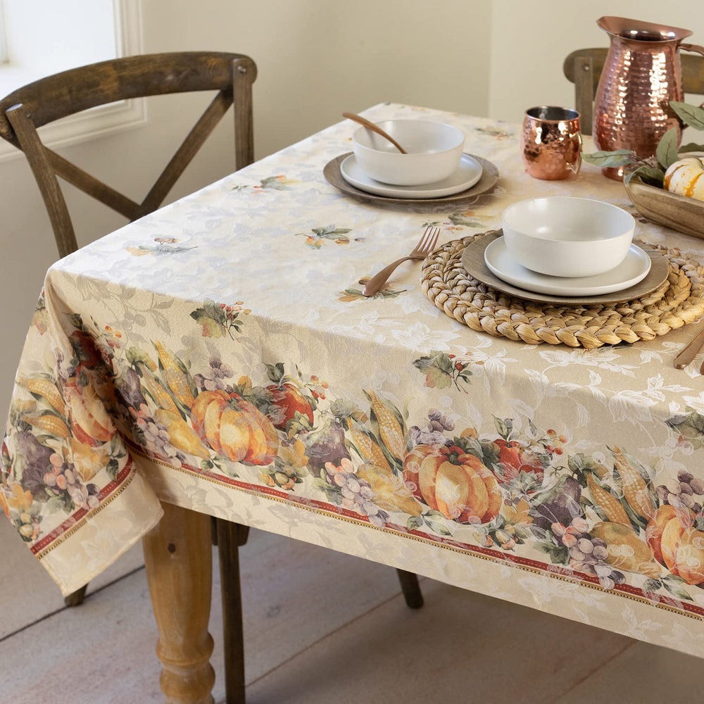 Benson Mills gros plan du jacquard révélant texture et qualité