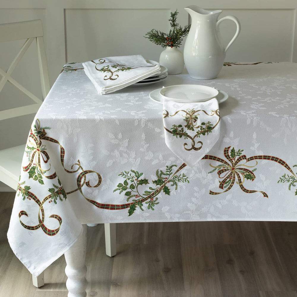 Benson Mills détail du motif houx offrant charme traditionnel pour décorations