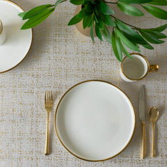 Benson Mills nappe utilisée sur une table dressée pour une fête raffinée