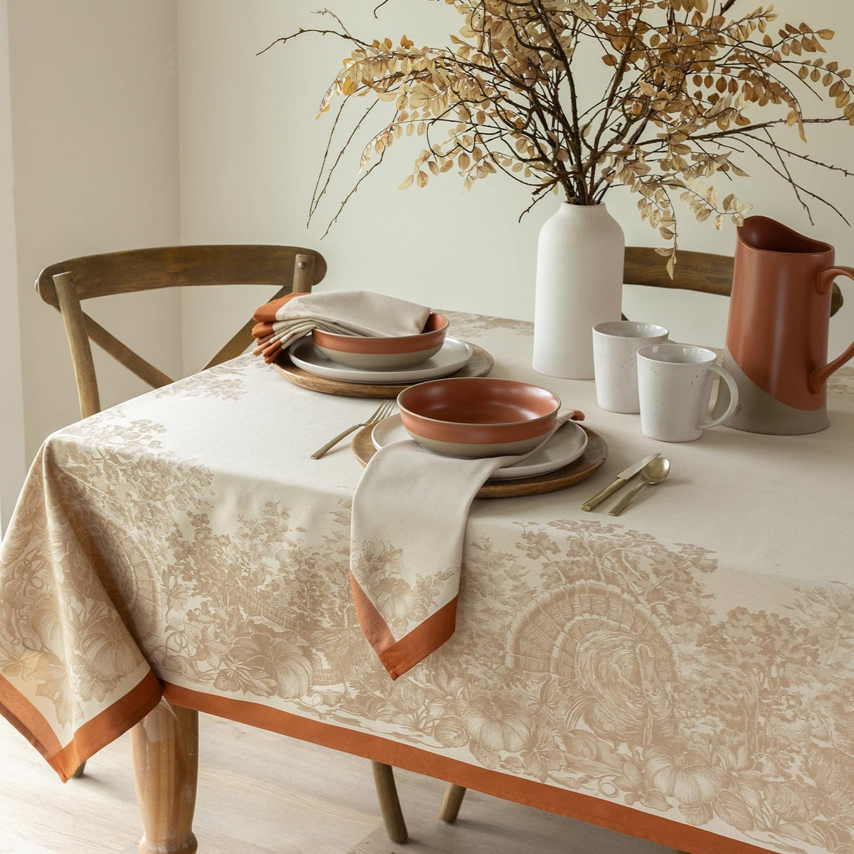 Benson Mills nappe frontale montrant motif automnal et rendu élégant
