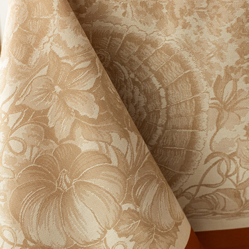 Benson Mills texture jacquard du tissu offrant tenue et tombé soigné