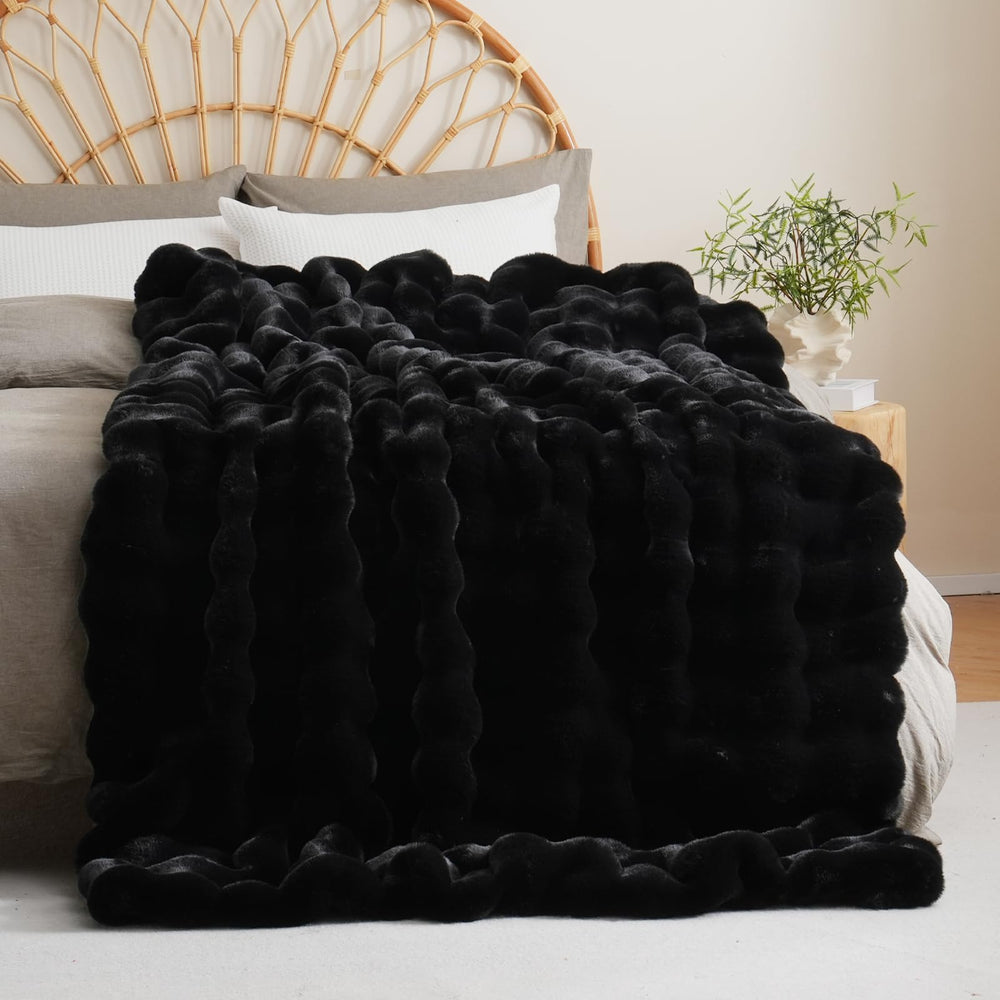BENVWE plaid 50x60 comparé à coussin pour visualiser taille