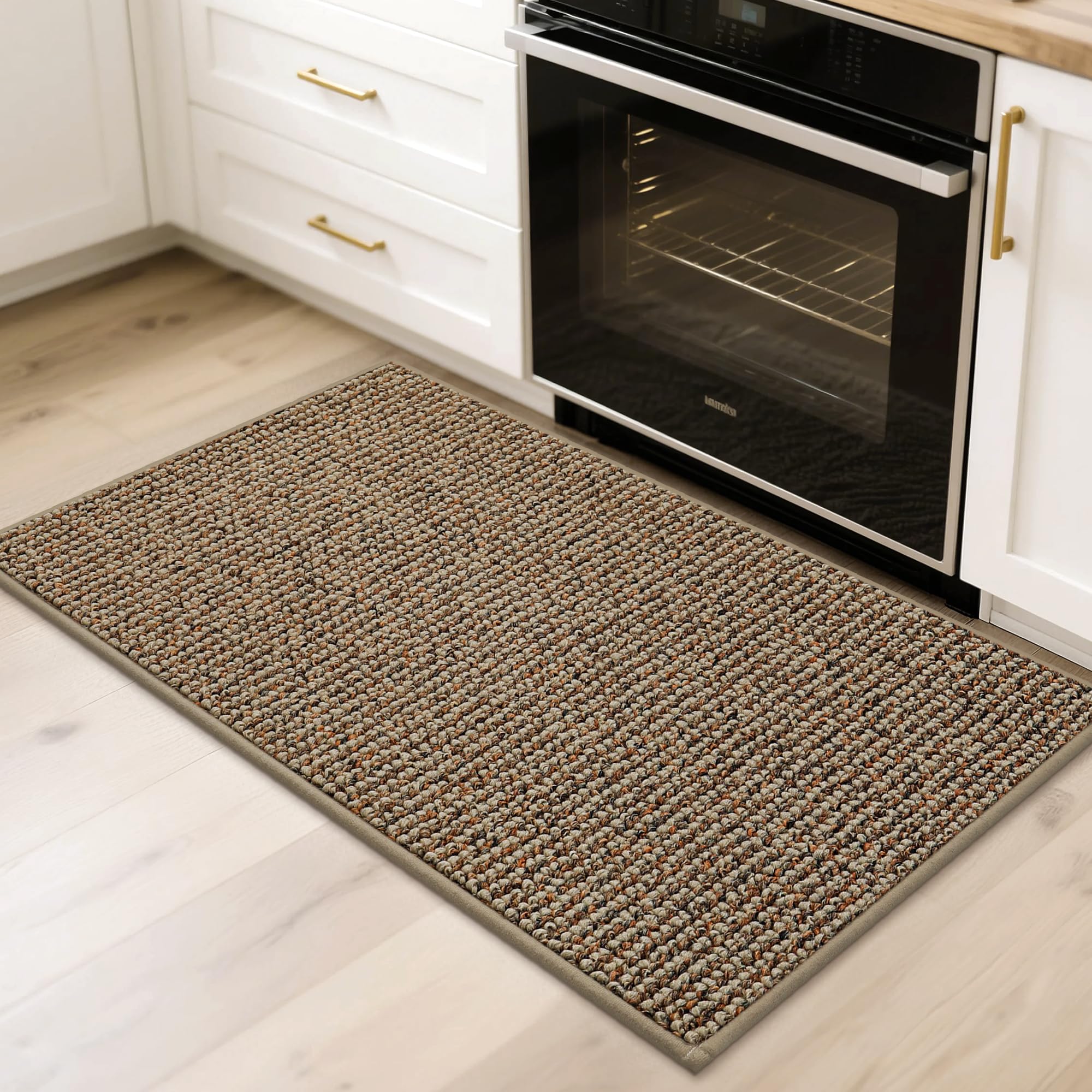 BEQHAUSE tapis en situation dans une entrée accueille chaussures et bottes