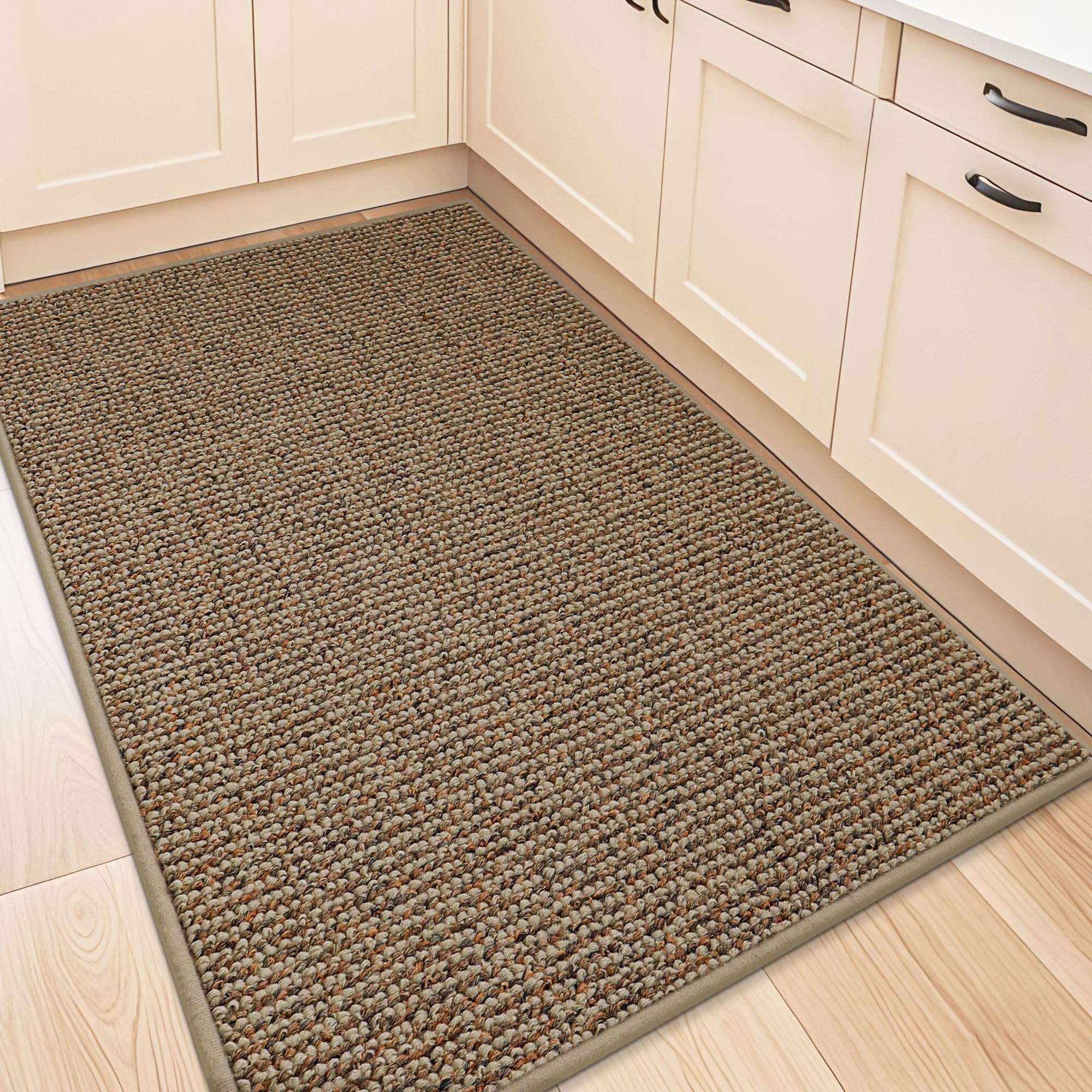 BEQHAUSE vue avant du tapis taupe montrant finition et protection