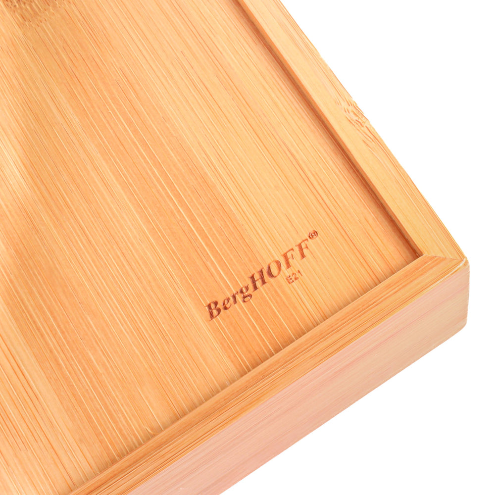 Berghoff CooknCo comparaison d'échelle avec une main pour visualiser la taille