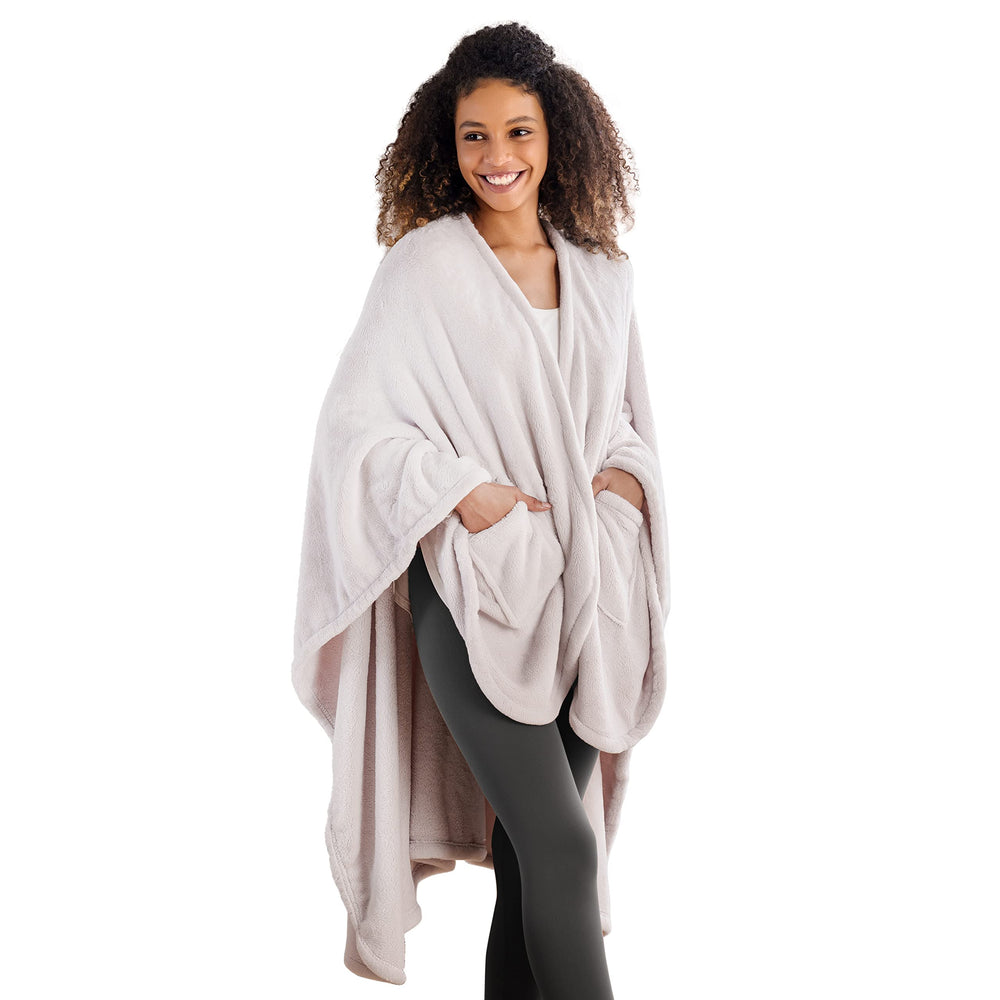 Berkshire Blanket cape-plaid Moonbeam face montrant coupe oversize et confort