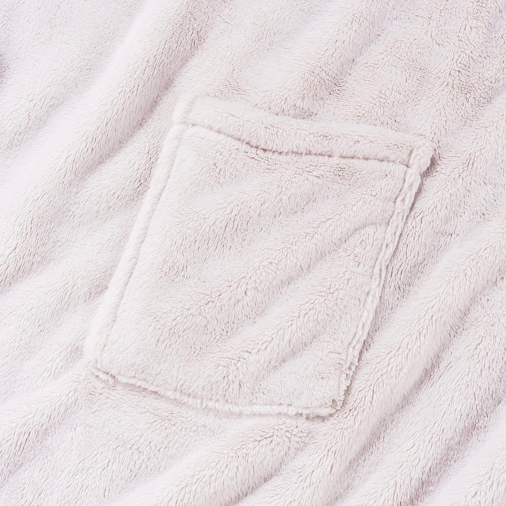 Comparaison de taille Berkshire Blanket Primalush montrant couverture 58x64 pouces