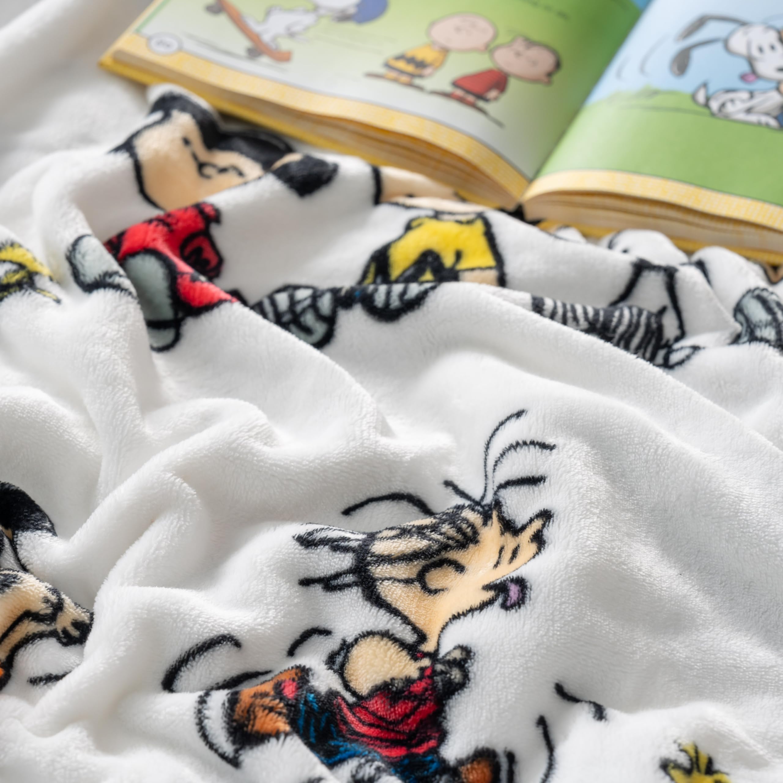 Berkshire Blanket mise en scène chambre, apporte ambiance cosy Peanuts