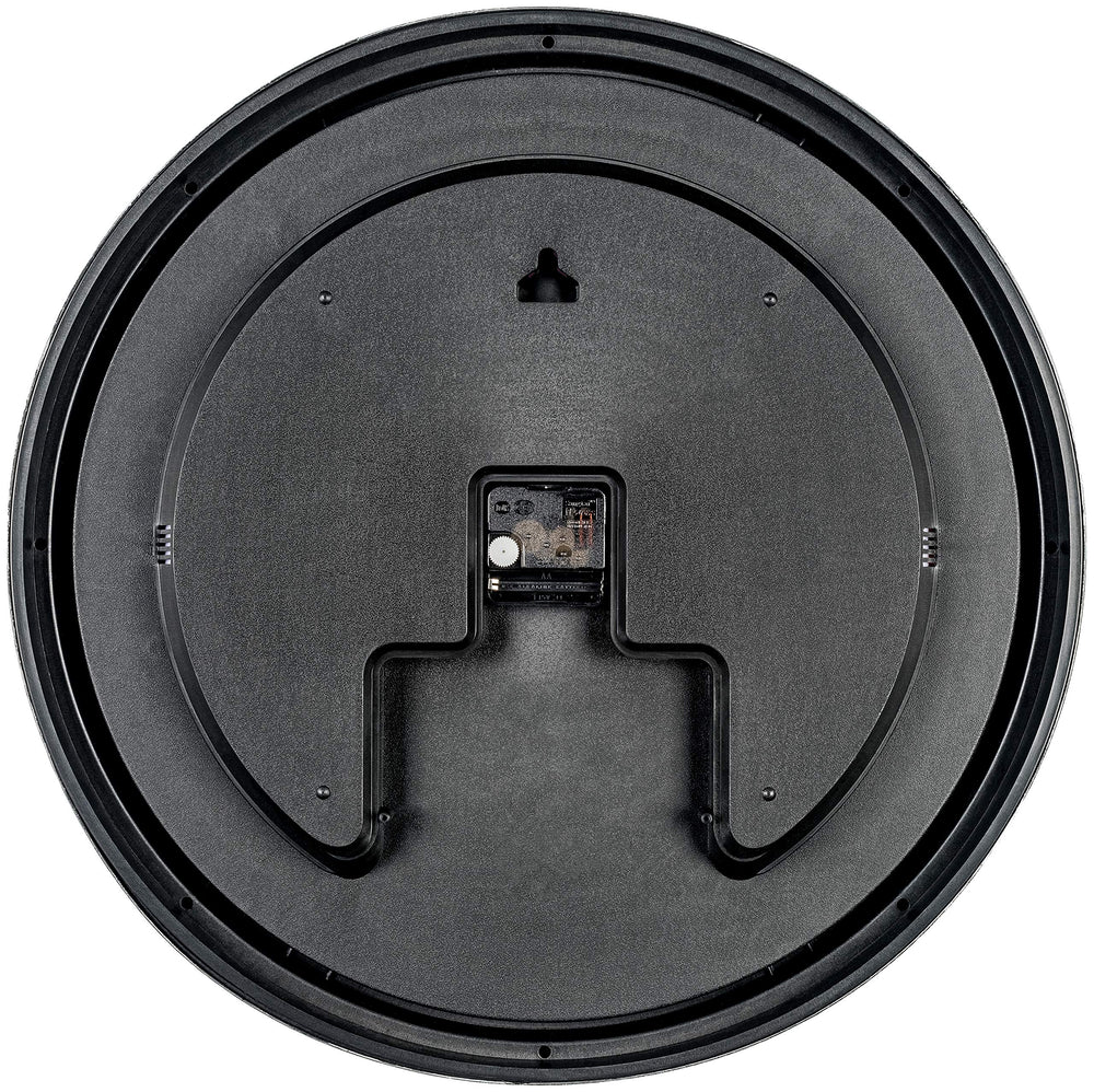 Bernhard Products horloge en situation salon crée point focal chaleureux