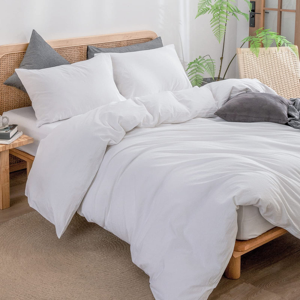 BESTOUCH ensemble posé sur lit montrant tombé et style épuré