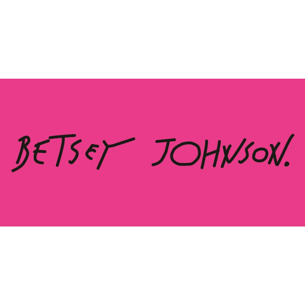 Betsey Johnson drap posé sur matelas épais pour vérification d'ajustement