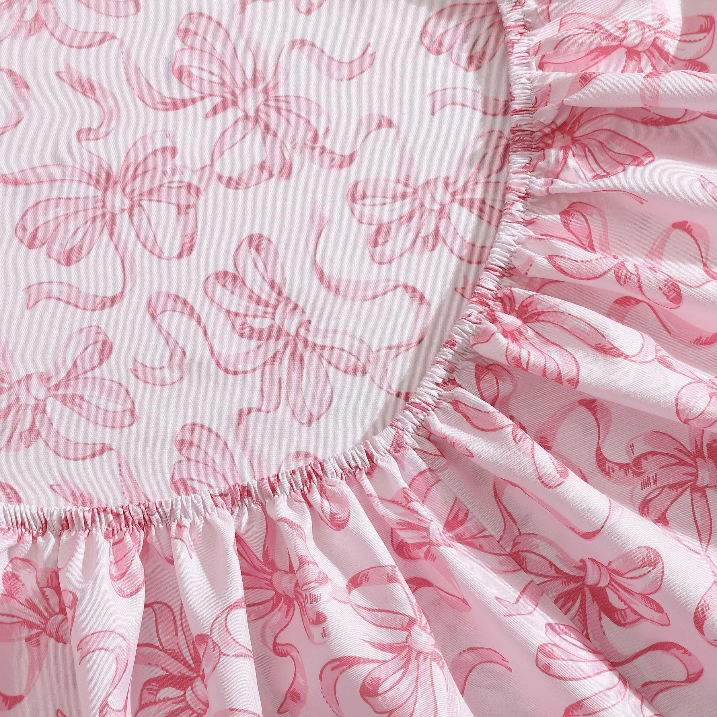 Betsey Johnson drap-housse élastique montrant maintien sûr pour matelas profond