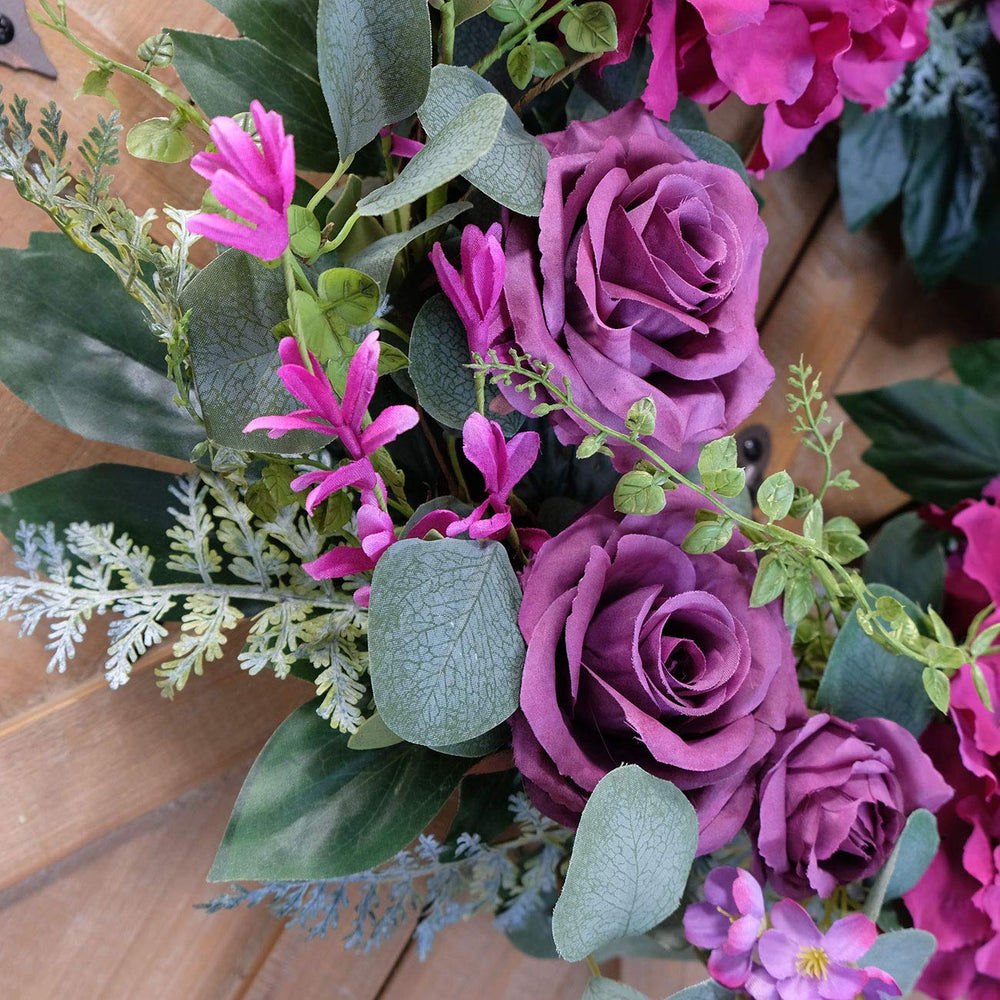 Bibelot couronne en décor de mariage apportant touche romantique