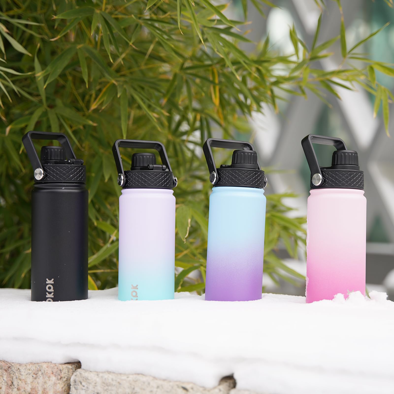 BJPKPK comparaison taille dans une main illustrant capacité 22oz portable