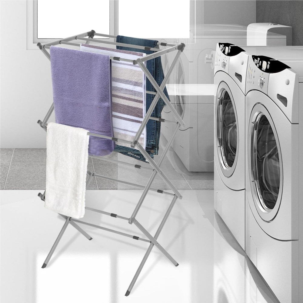 BLACK+DECKER linge suspendu sur l'étendoir favorisant séchage rapide et aération