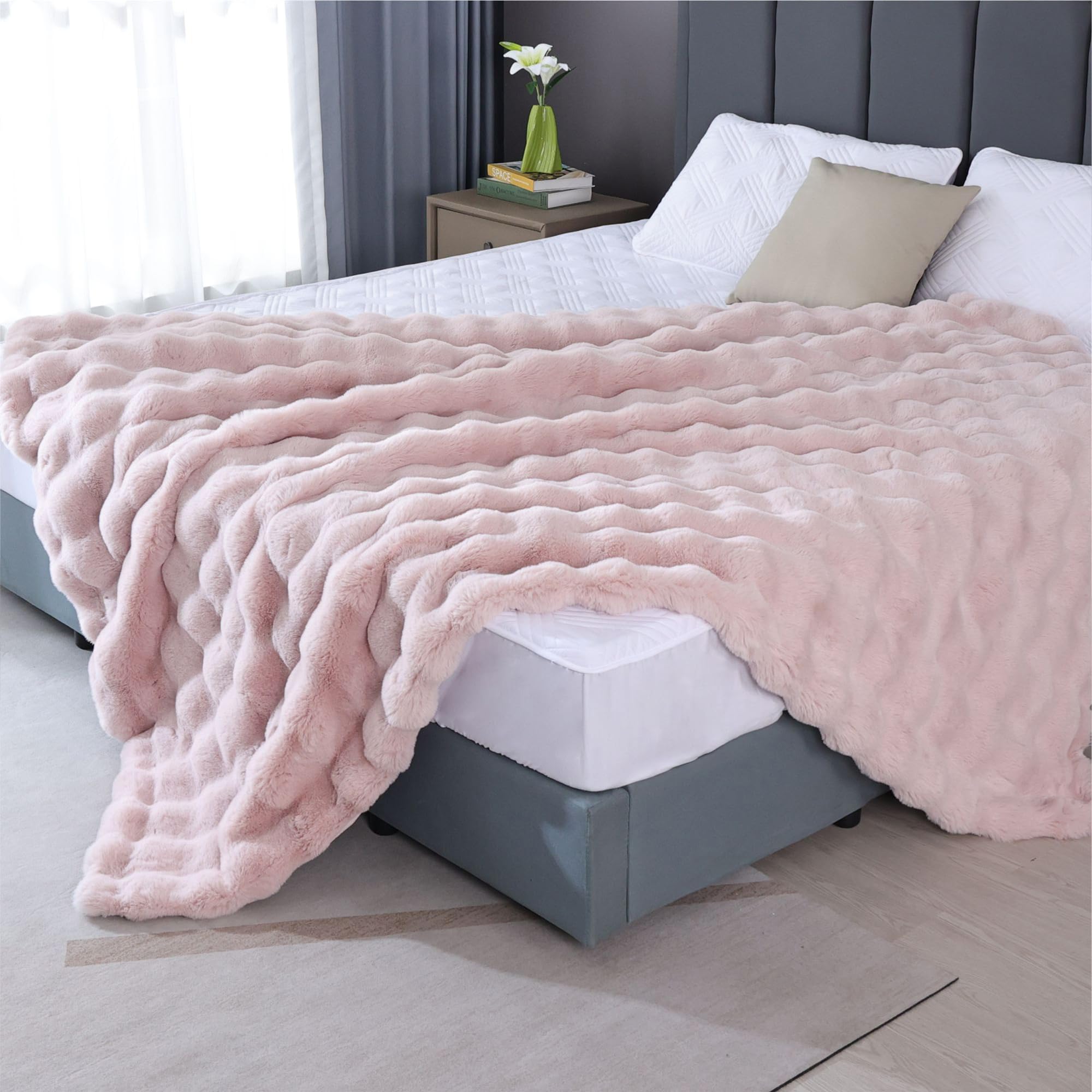 BlanketSolution personne lisant sous le plaid montrant relaxation instantanée