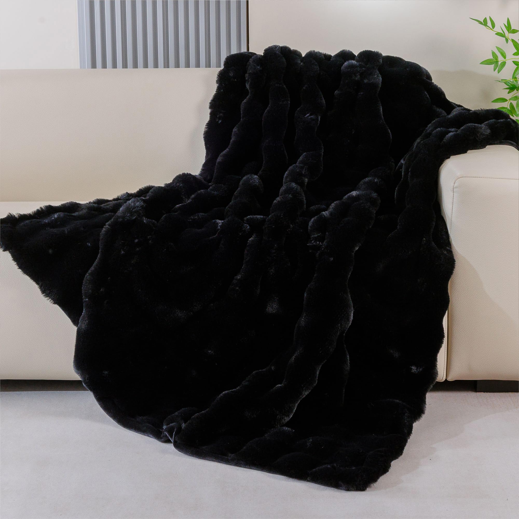 BlanketSolution plaid devant noir élégant apportant confort et style