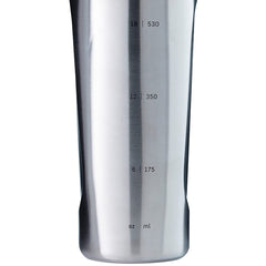 BlenderBottle Radian en usage attaché à un sac de sport facilitant le transport