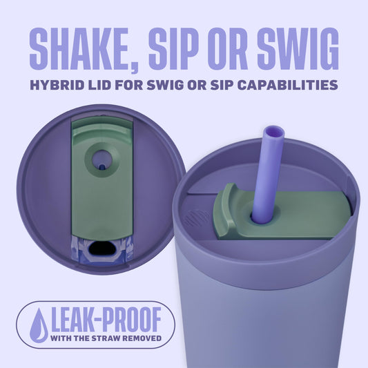 Gros plan du BlenderBall Color dans le BlenderBottle pour mélange homogène