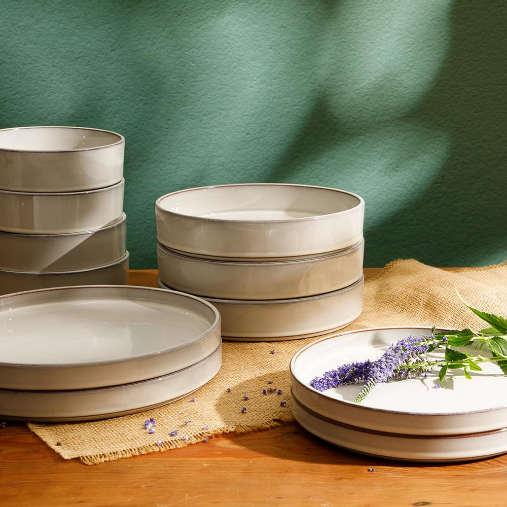 bloomhouse profil d'une assiette plate montrant bords surélevés et tenue