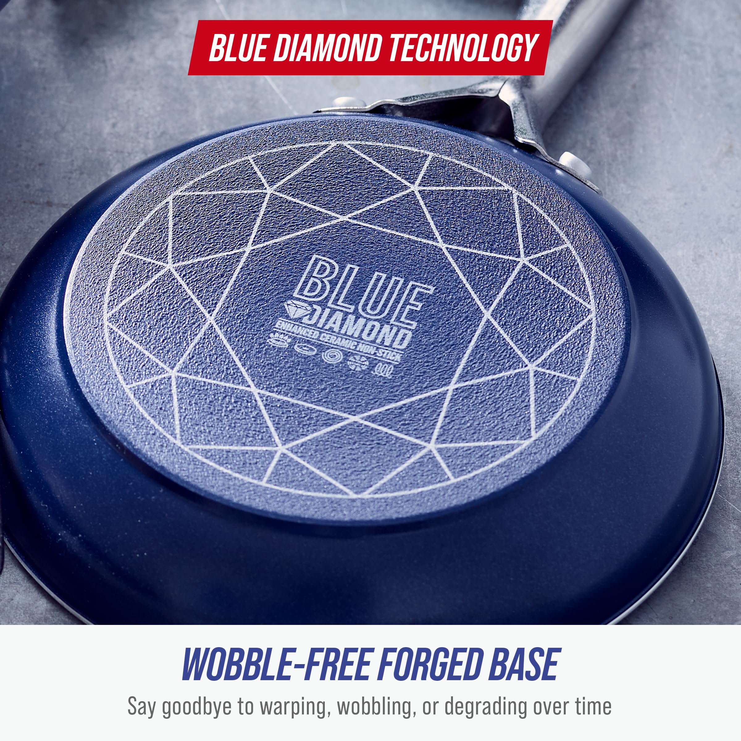 Blue Diamond poêle en cuisson sur feu de gaz démontrant répartition rapide de la chaleur