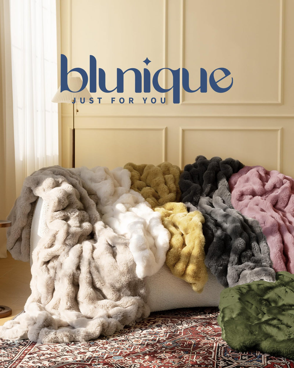 plaid blunique dans une chambre stylée montrant intégration déco et chaleur