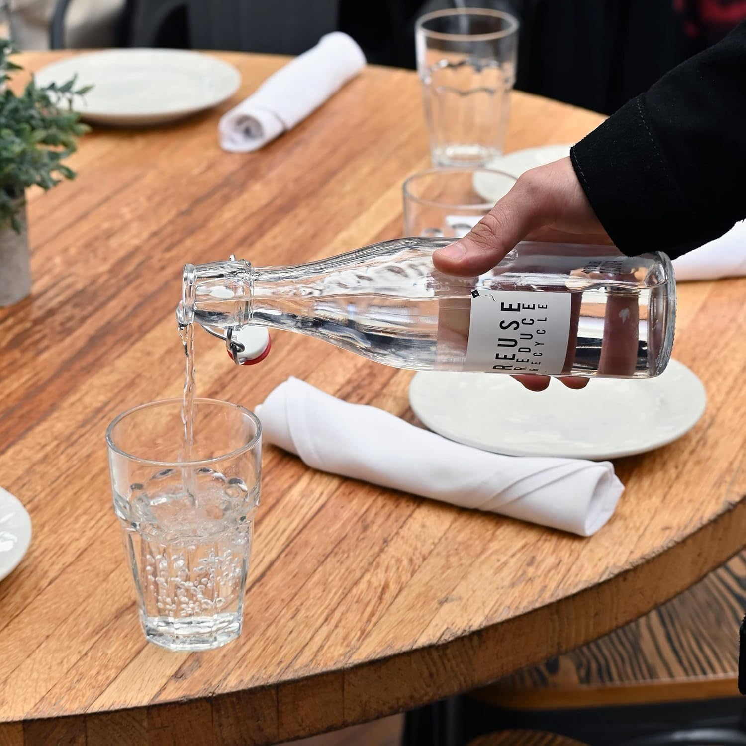 Bormioli Rocco verre rempli de soda mettant en valeur la transparence