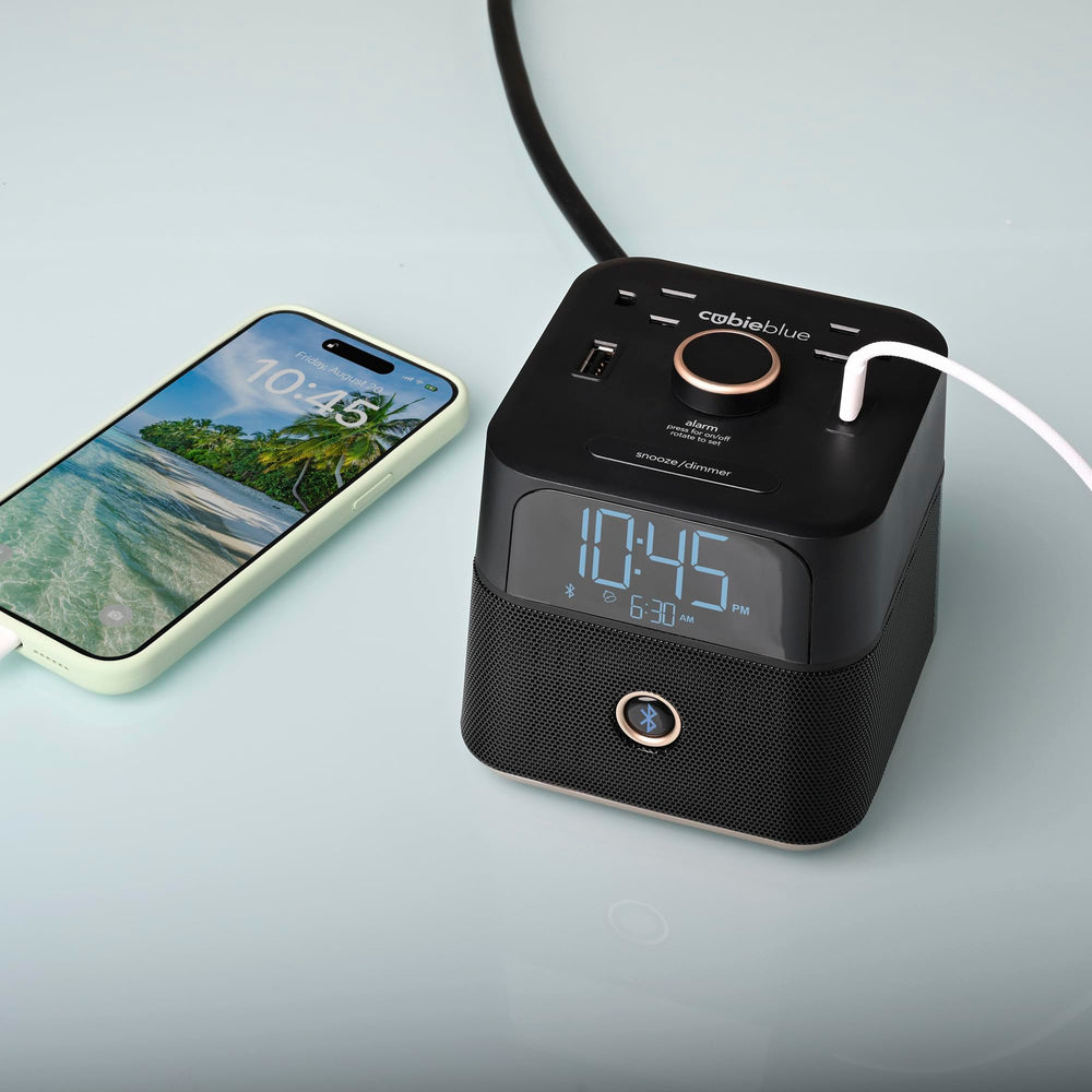 Brandstand CubieBlue sur table de chevet en usage pour organisation