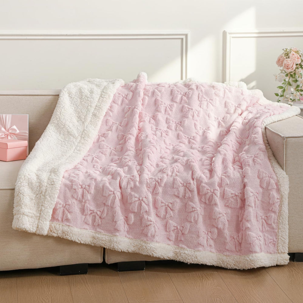 Plaid Breling plié illustrant la taille compacte pratique