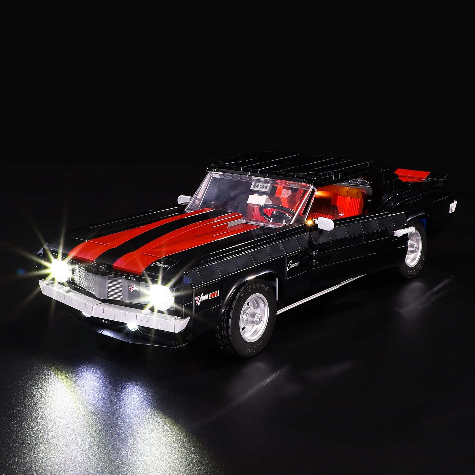BRIKSMAX vue avant du modèle Camaro Z28 illuminée pour effet réaliste