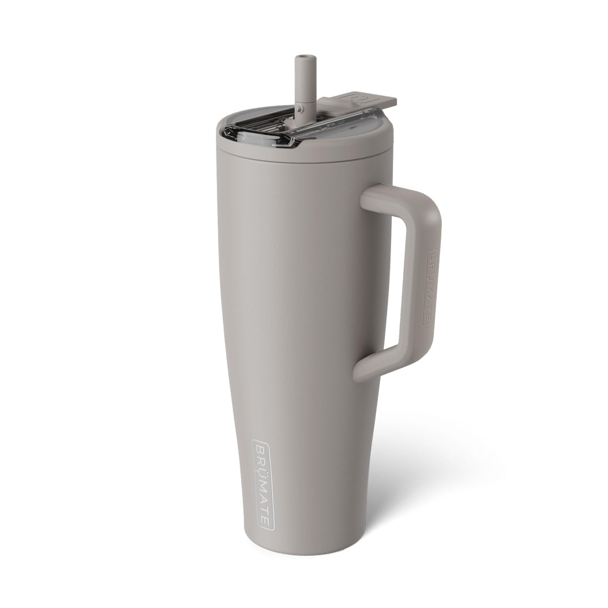 BrüMate Era Flip Mocha vue avant avec bouchon fermé pour transport sécurisé