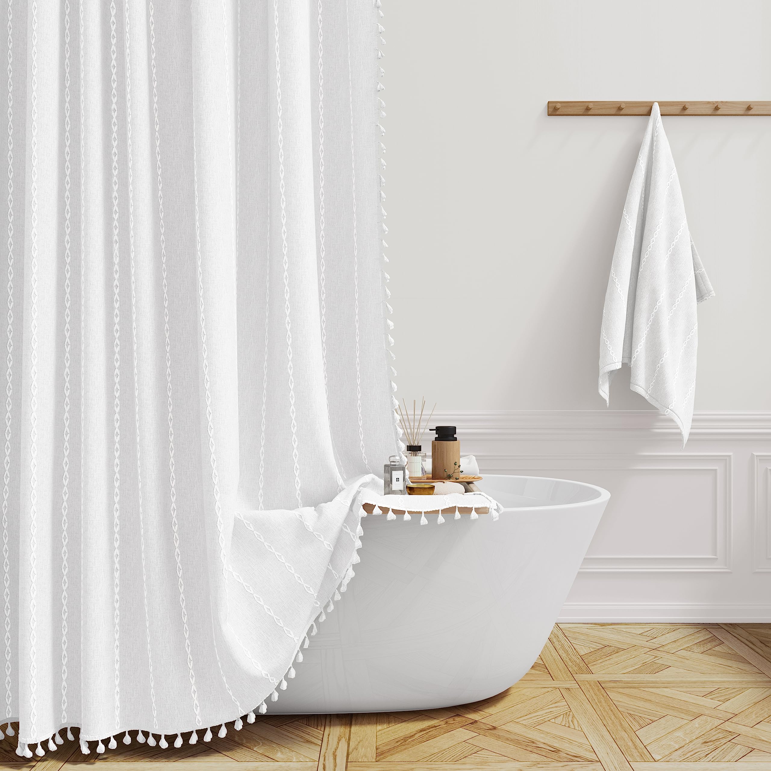 BTTN face avant du rideau montrant style boho farmhouse et finition soignée