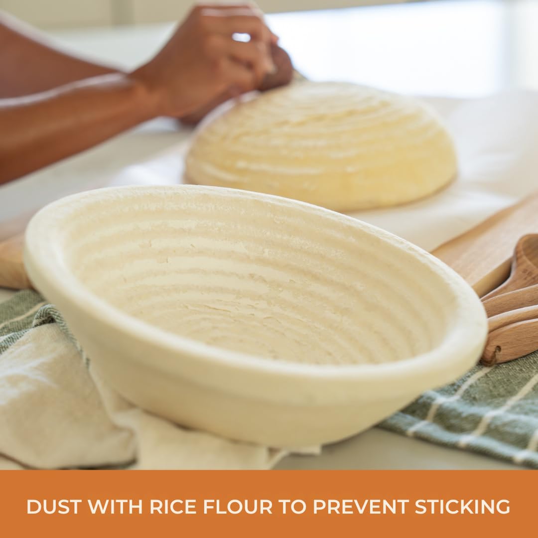 Bulka banneton posé dans une cuisine artisanale, aspect durable et usage quotidien