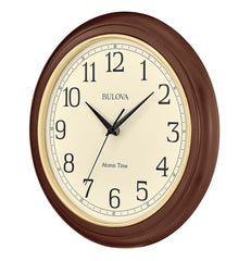 Bulova gros plan lunette dorée souligne finition haut de gamme