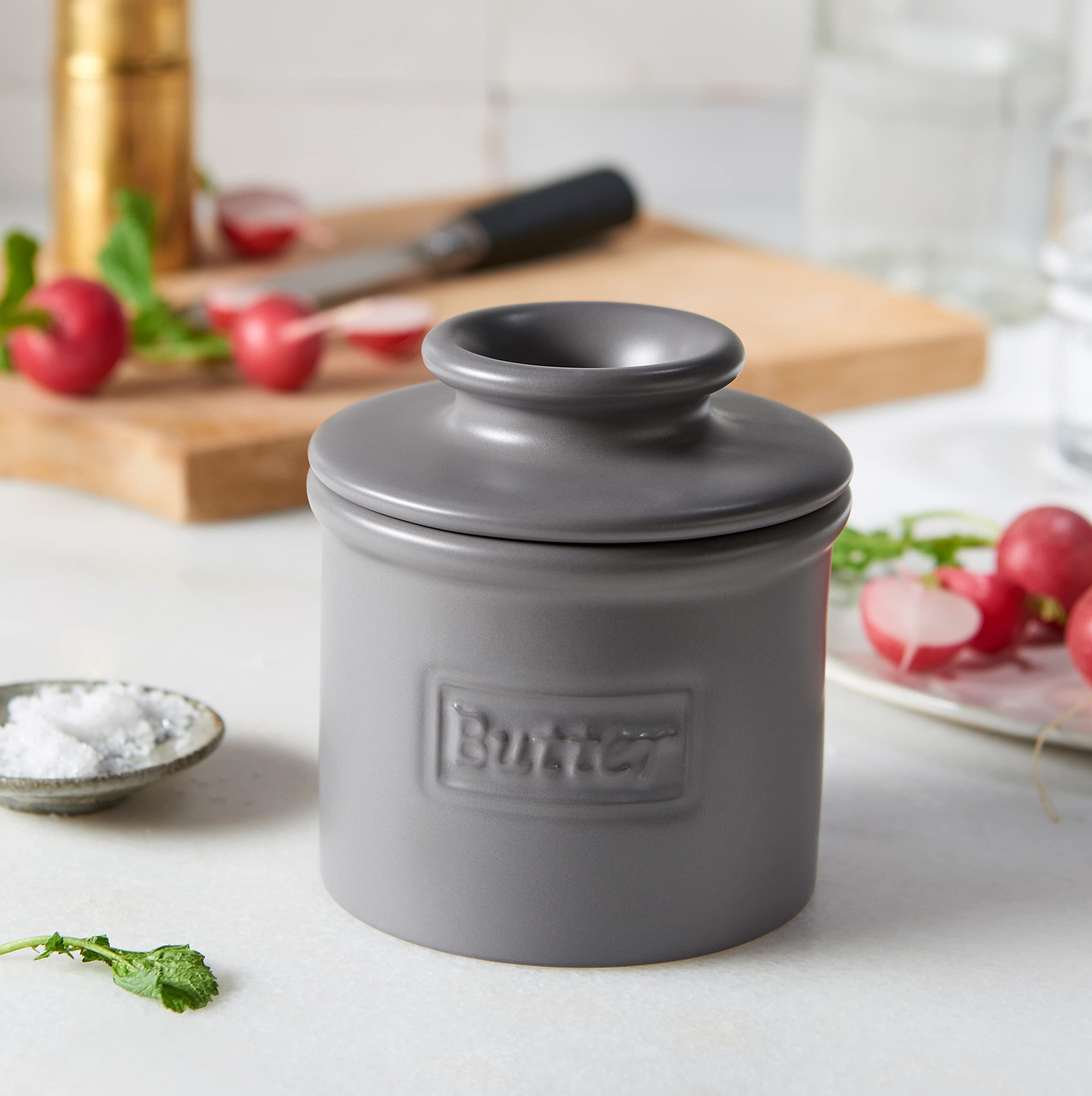 Butter Bell gros plan de l'émail mat L. Tremain, finition résistante
