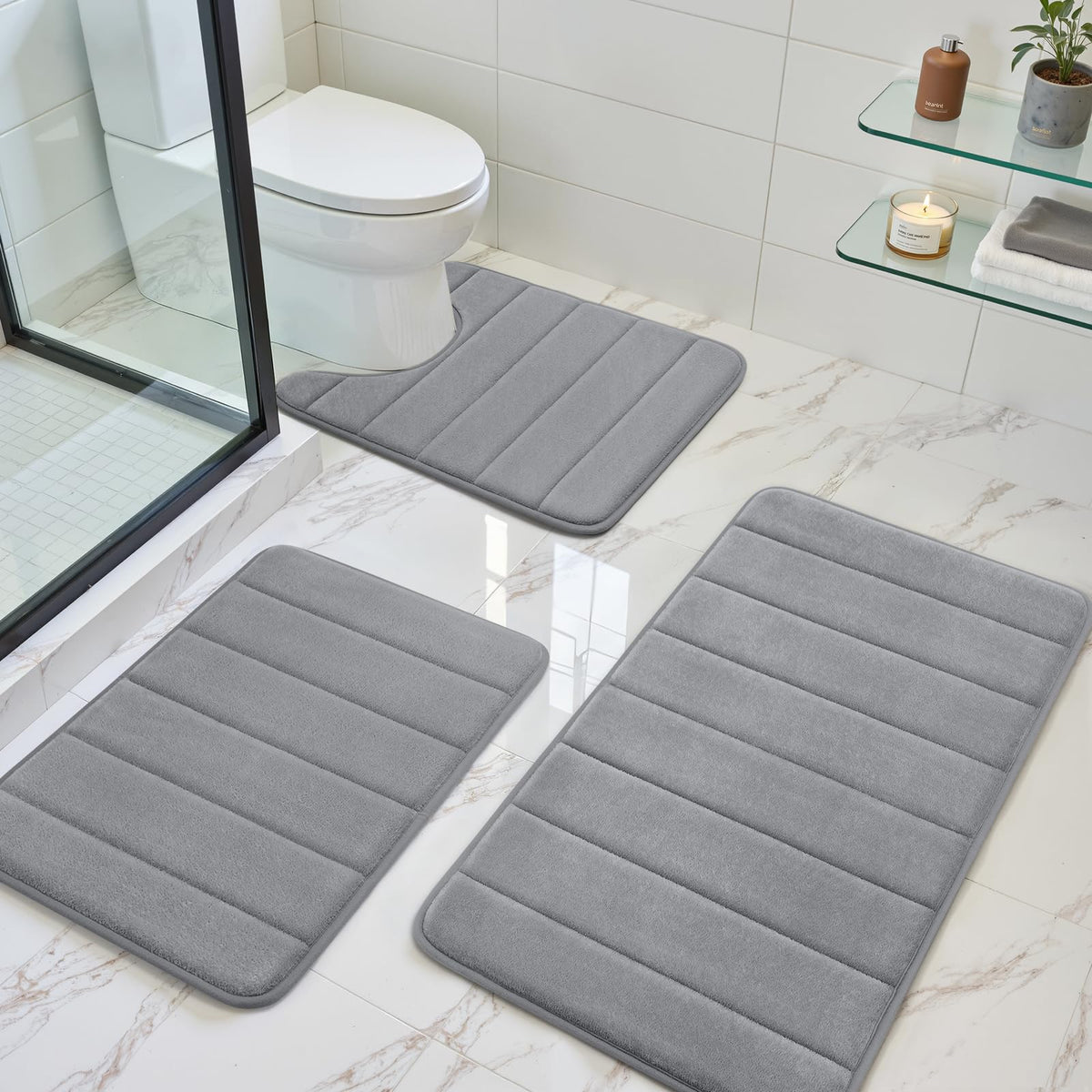 BYSURE vue d’ensemble du set gris posé devant la baignoire offrant confort