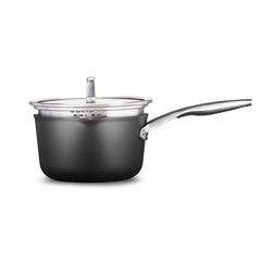 Calphalon casserole 3,5 qt vue avant montrant design et poignée pratique
