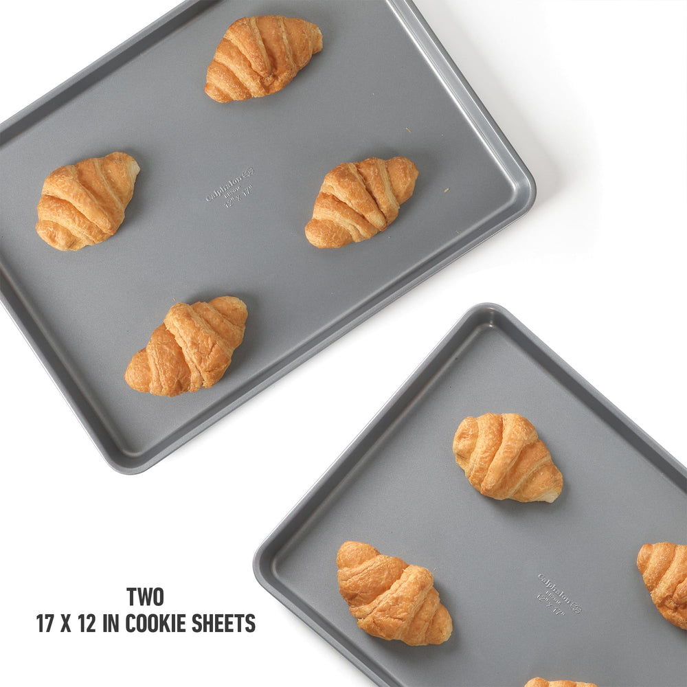 Calphalon comparaison taille avec une main pour évaluer dimensions 12x17 pouces