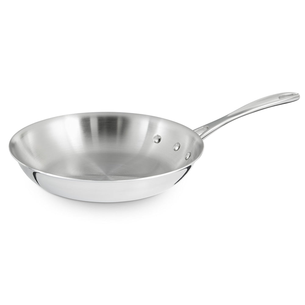 Calphalon vue avant de la poêle 8'' élégante et durable, finition brossée