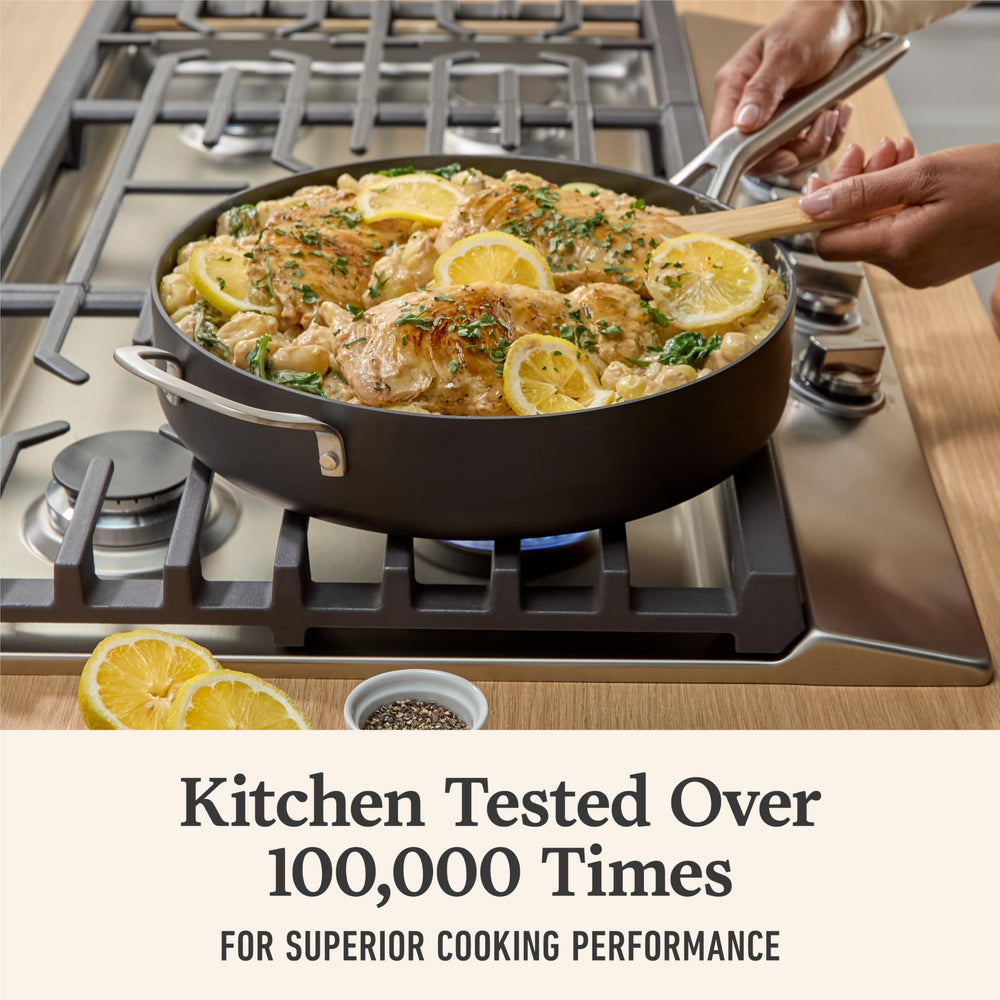 Calphalon détail intérieur antiadhésif pour une cuisson sans accroche