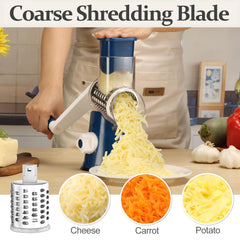 Cambom en usage râpant fromage et garnissant une assiette rapidement