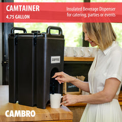 Cambro Camtainer gros plan sur fermetures plastiques résistantes et sécurisantes