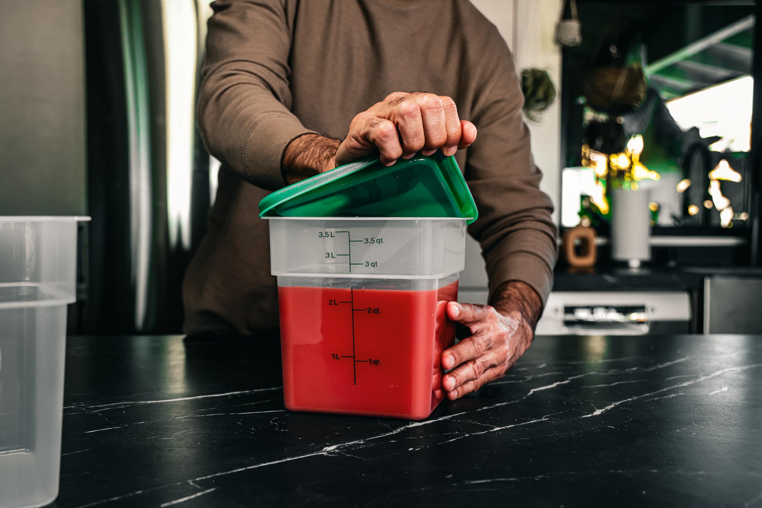 Cambro couvercle vert en place pour identification et sécurité