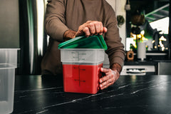 Cambro couvercle vert en place pour identification et sécurité