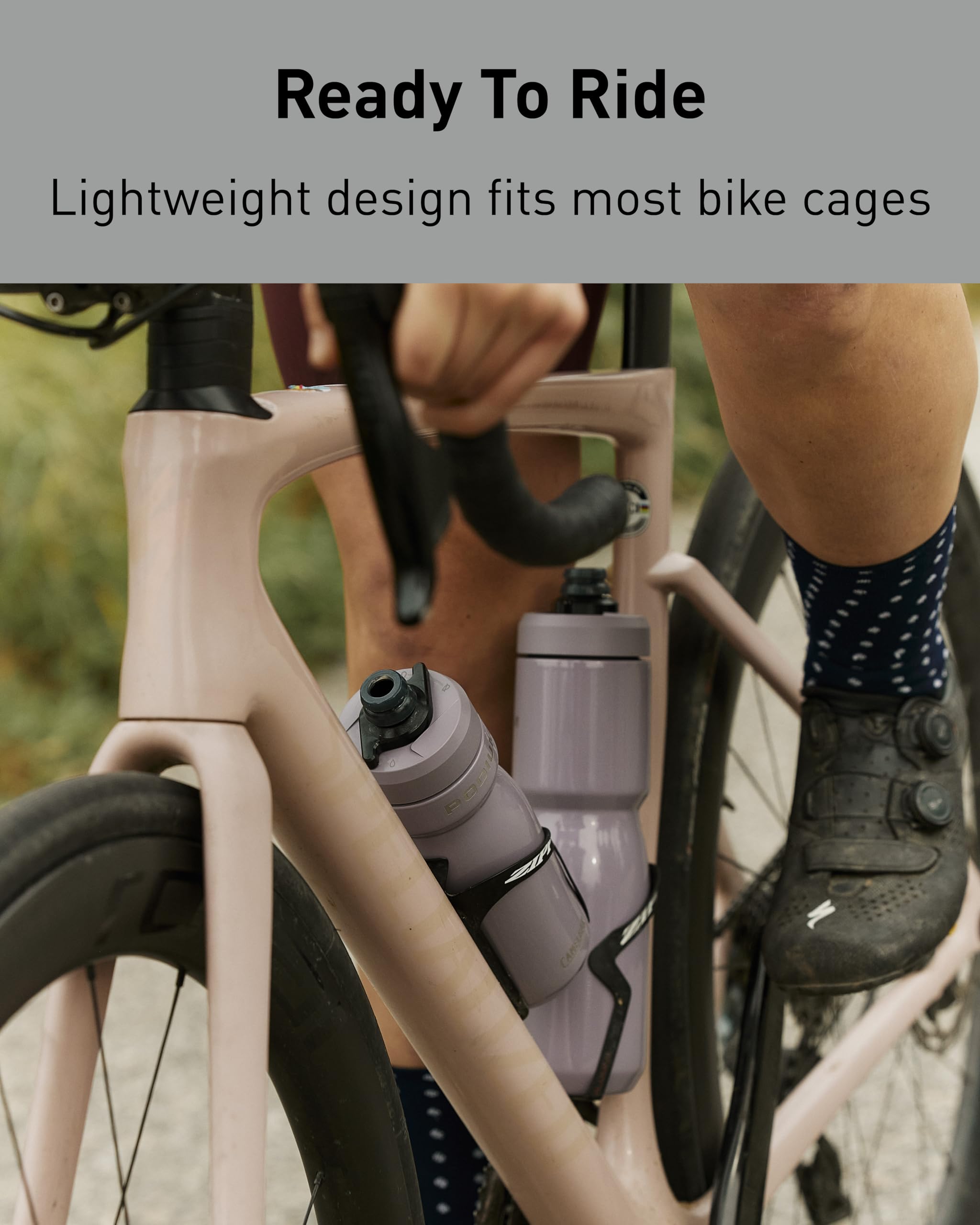 CamelBak Podium placé dans un porte‑bidon vélo garantissant tenue et silence