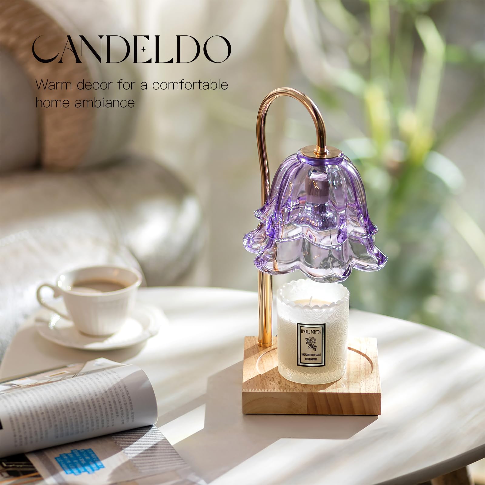 Candeldo gros plan verre fleuri reflétant lumière décorative