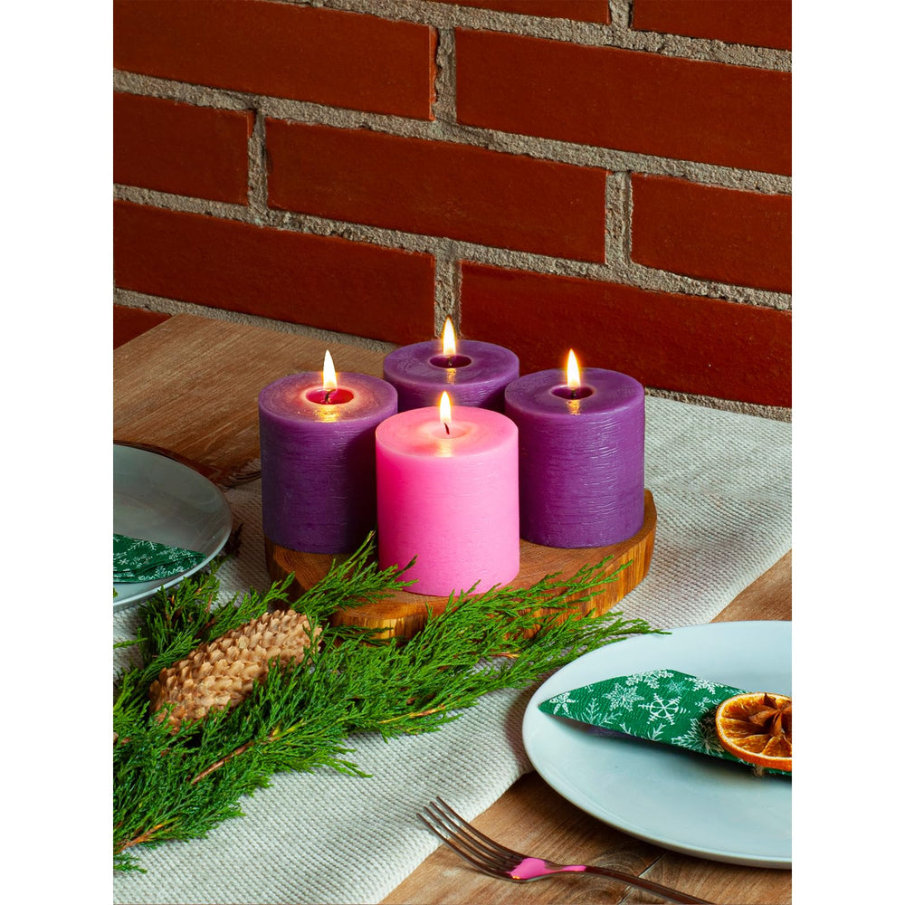 CANDWAX bougies placées dans une couronne d'Avent, ambiance traditionnelle