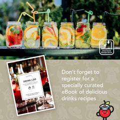Captain Cranberry en usage versant glaçons dans un cocktail frais