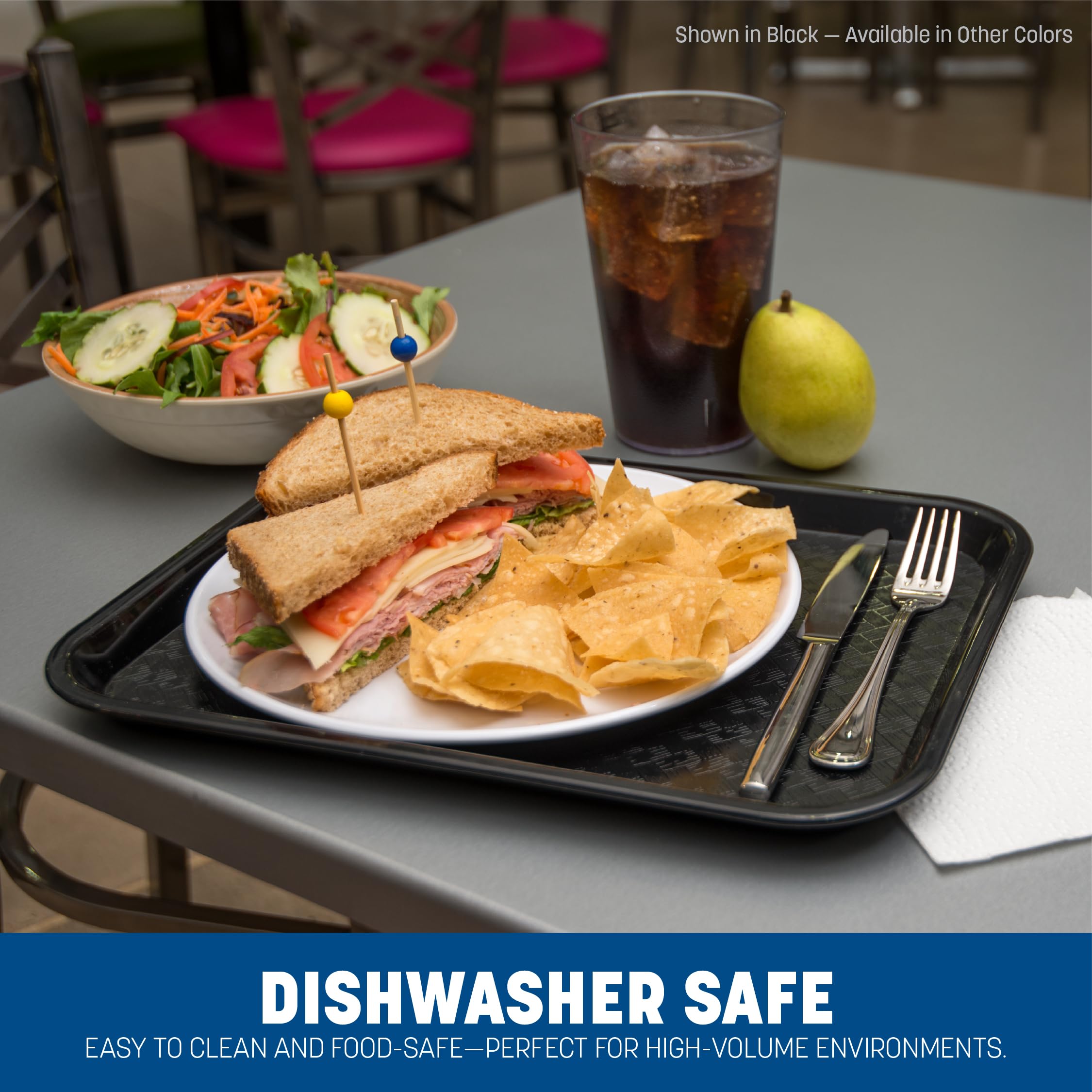 Carlisle plateau avec assiette et couverts pour démontrer compatibilité service