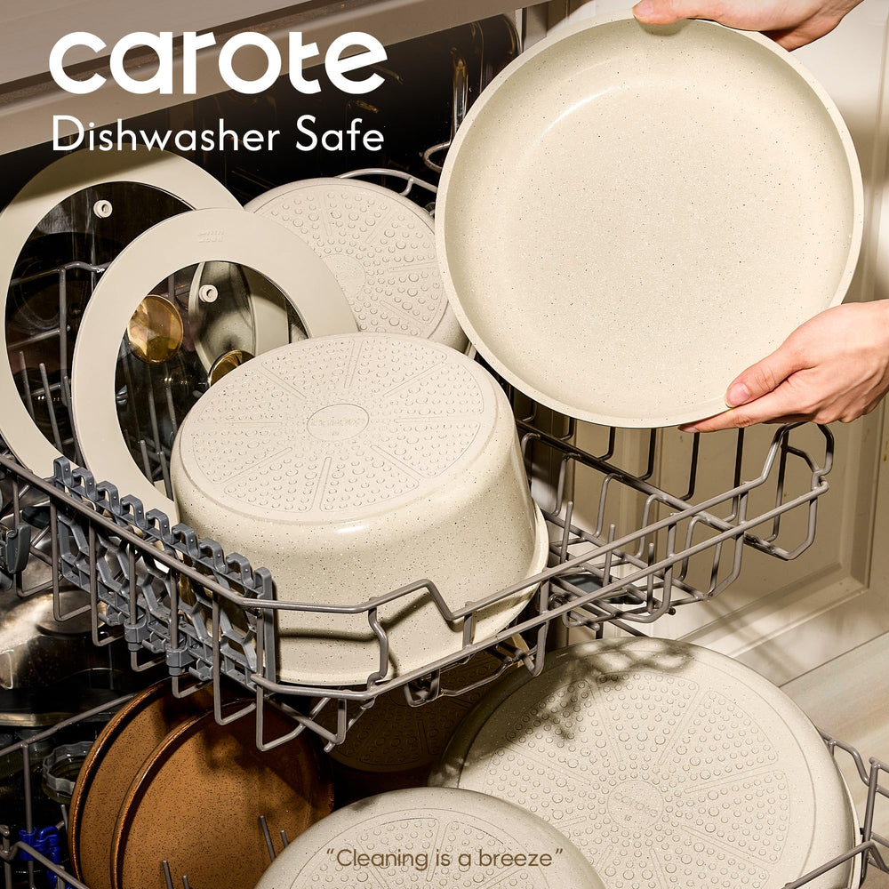 CAROTE empilement des casseroles illustrant économie d'espace dans placard